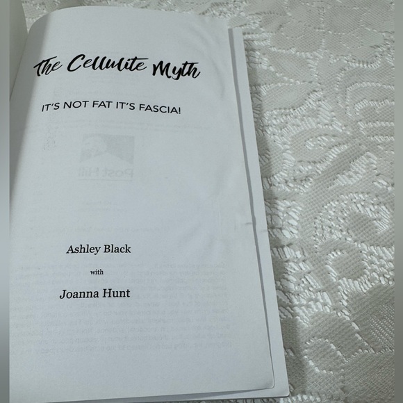 The Cellulite Myth book by Ashley Black with Joanna Hunt - Picture 4 of 4